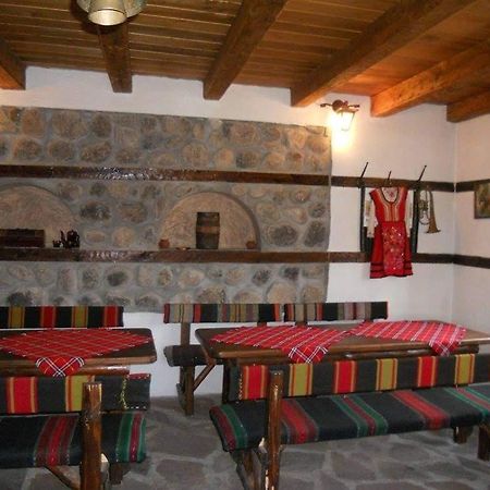 Djolevi Guesthouse Dobrinishte Ngoại thất bức ảnh