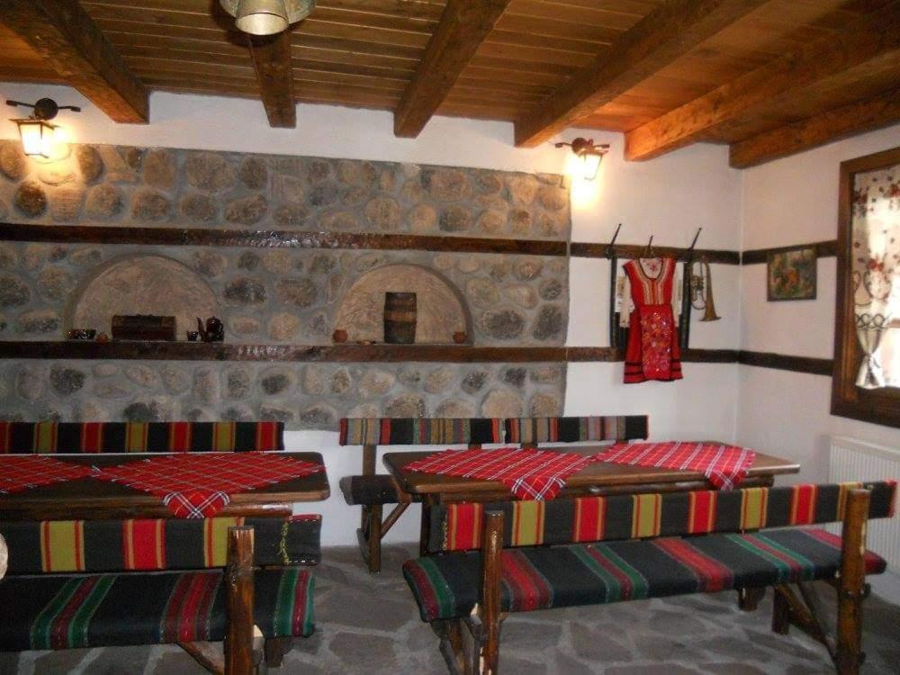 Djolevi Guesthouse Dobrinishte Ngoại thất bức ảnh